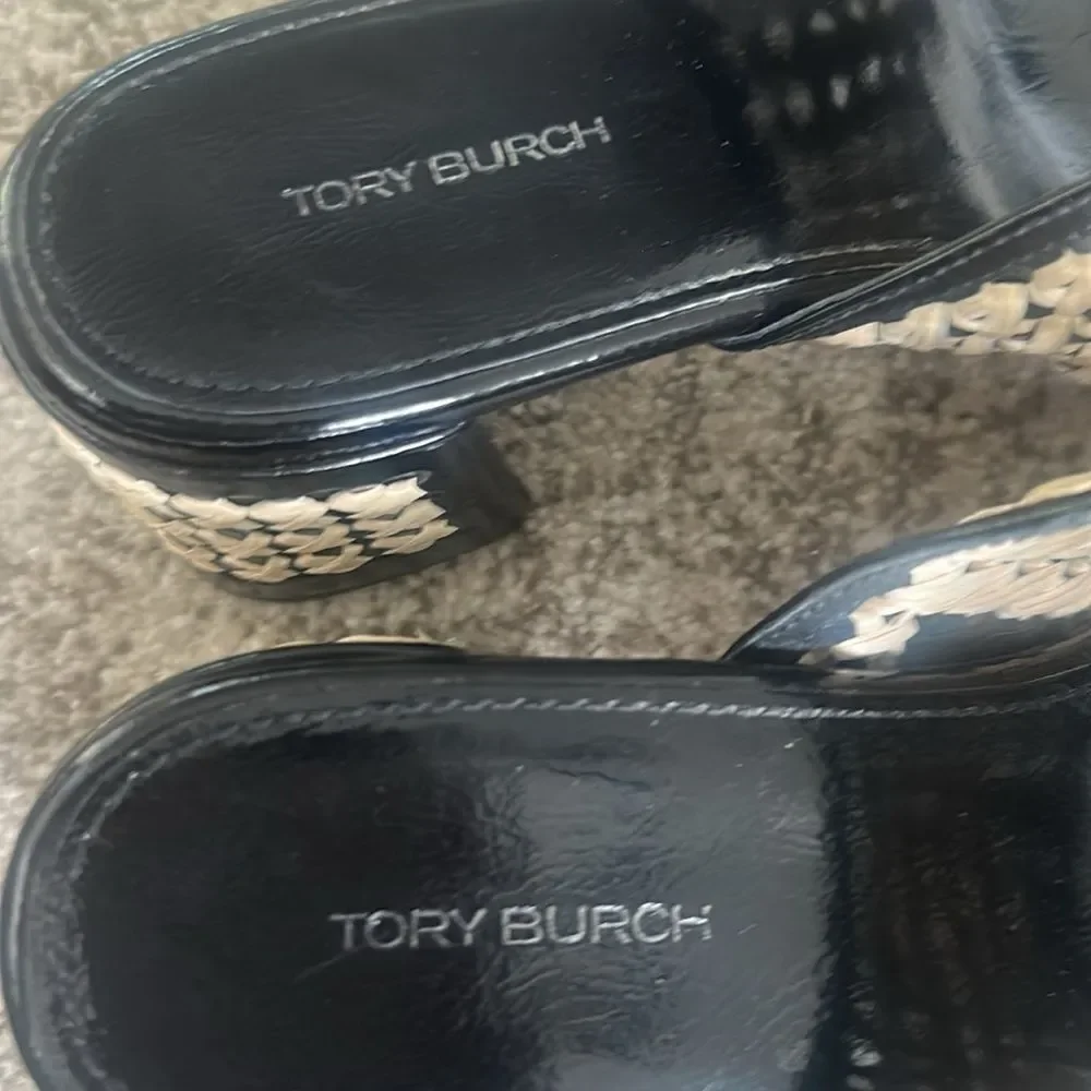 Tory Burch Woven Raffia Heeled Sandals 10